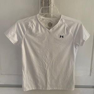 Women’s size small white under armor T-shirt.